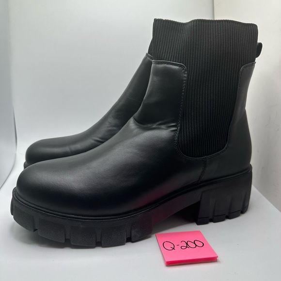 CUSHIONAIRE Women's slip on chelsea boot +Memory Foam 11 BLACK - Picture 3 of 7